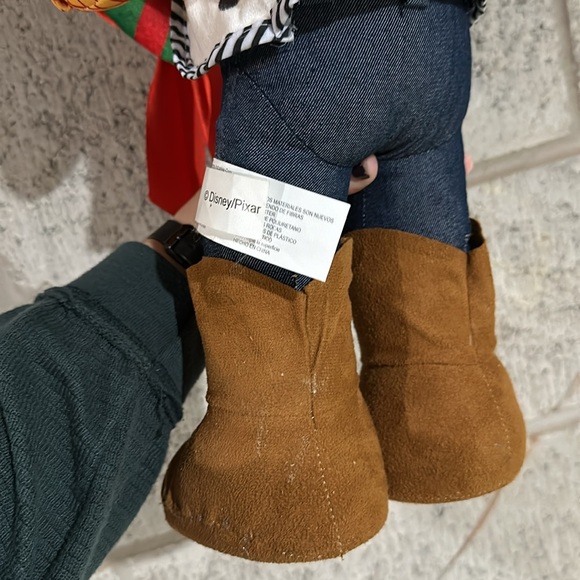 Holiday Disney Decor - Picture 4 of 5